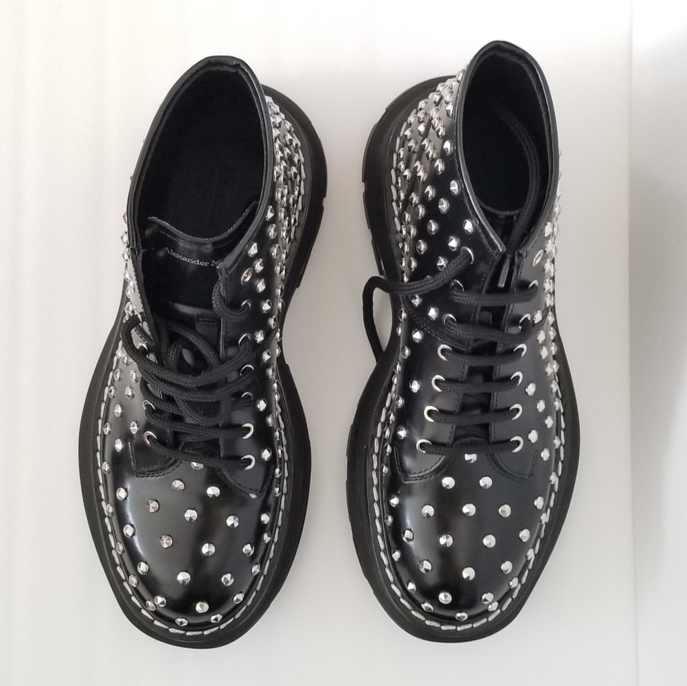 Alexander McQueen Studded Leather Ankle Boots Size 38 Black